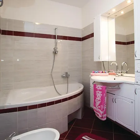 Gorgeous In With Kitchen Sarici (Istria)