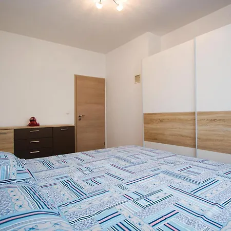 Gorgeous In With Kitchen Holiday home *
