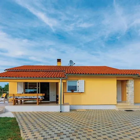Gorgeous In With Kitchen Holiday home *