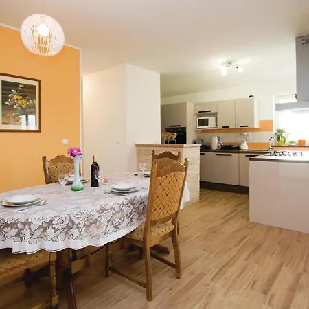 Gorgeous In With Kitchen Sarici (Istria)