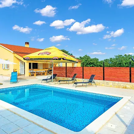 Gorgeous In With Kitchen Sarici (Istria)